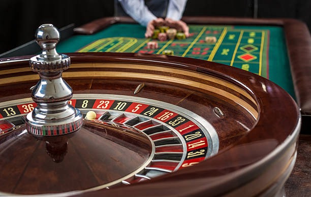 Sic Bo Dadu live dealer table with three dice and betting layout
